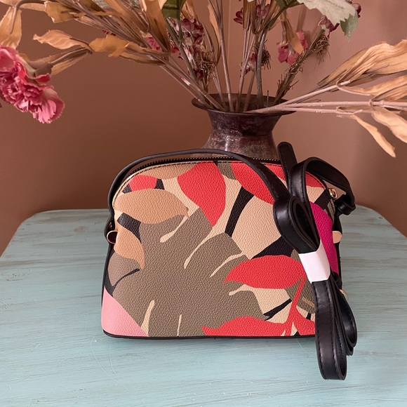 NWOT New Day Crossbody Bag (NWOT) - Picture 2 of 4